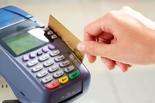 Có nhiều loại máy pos để rút tiền thẻ tín dụng tại Hội An